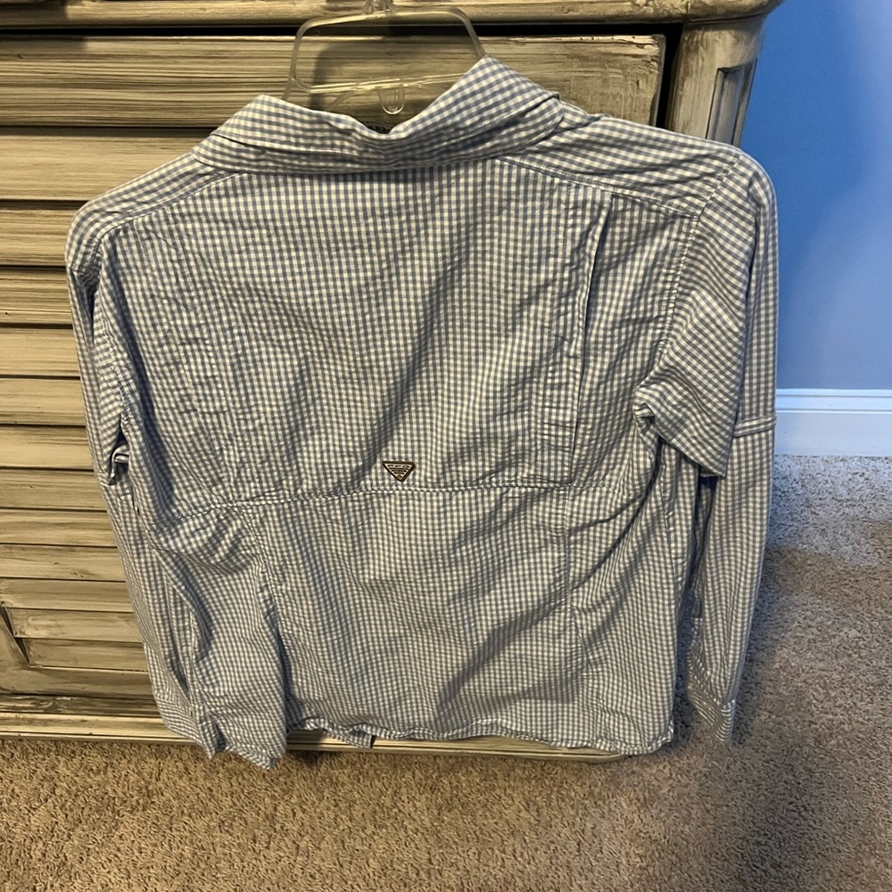 Women’s Columbia button up long sleeve shirt
